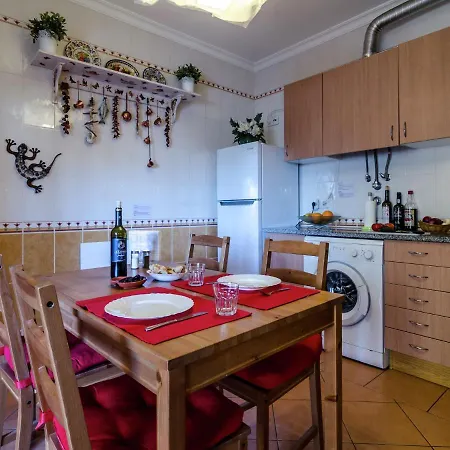 Cozy Lagos Apartment Near Beach Lagos