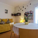 Cozy Lagos Apartment Near Beach *